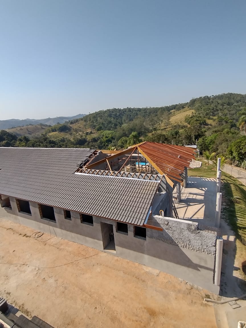 Obra de telhado vista aérea